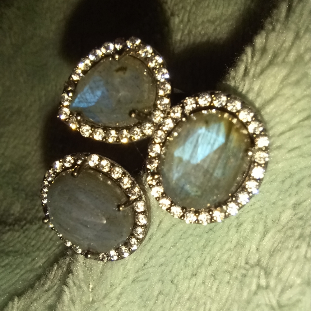 Stunning Labradorite Gemstone Ring - image 1